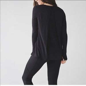 SALE EUC LULULEMON making moves Long Sleeve size 6